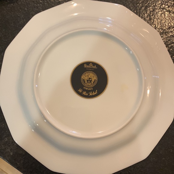 9” Le Roi Soleil Versace salad plate - Picture 3 of 5